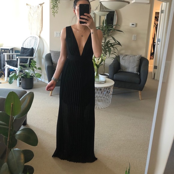 Ya Los Angelos Black gown - Picture 6 of 10